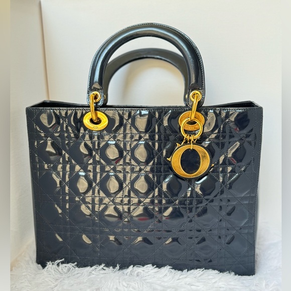 CHRISTIAN DIOR
Large Cannage Lady Dior Bag - Picture 1 of 13